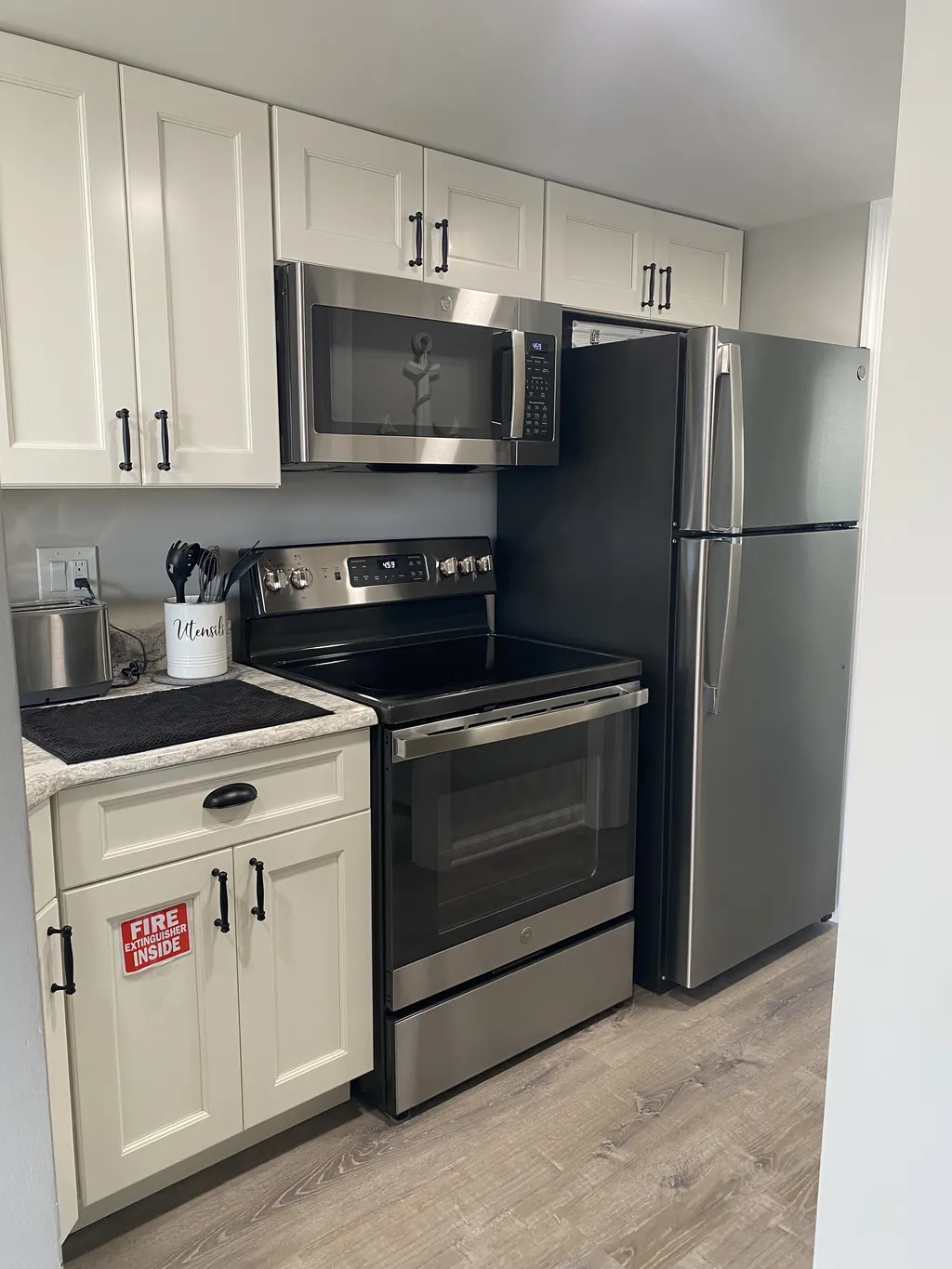 Microwave and full size range.