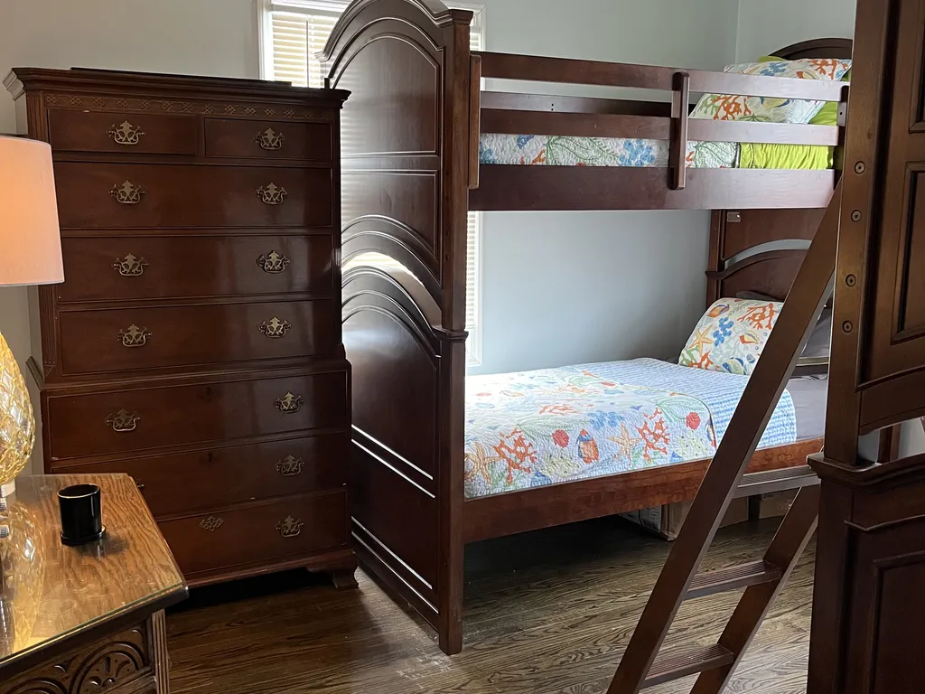 Bedroom #4, 2 bunks T/T