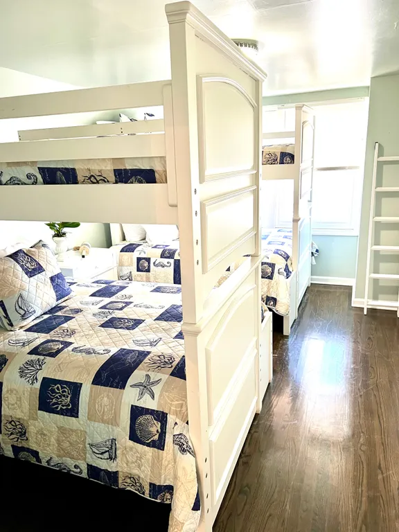 #2 bdroom 2 bunks F/T