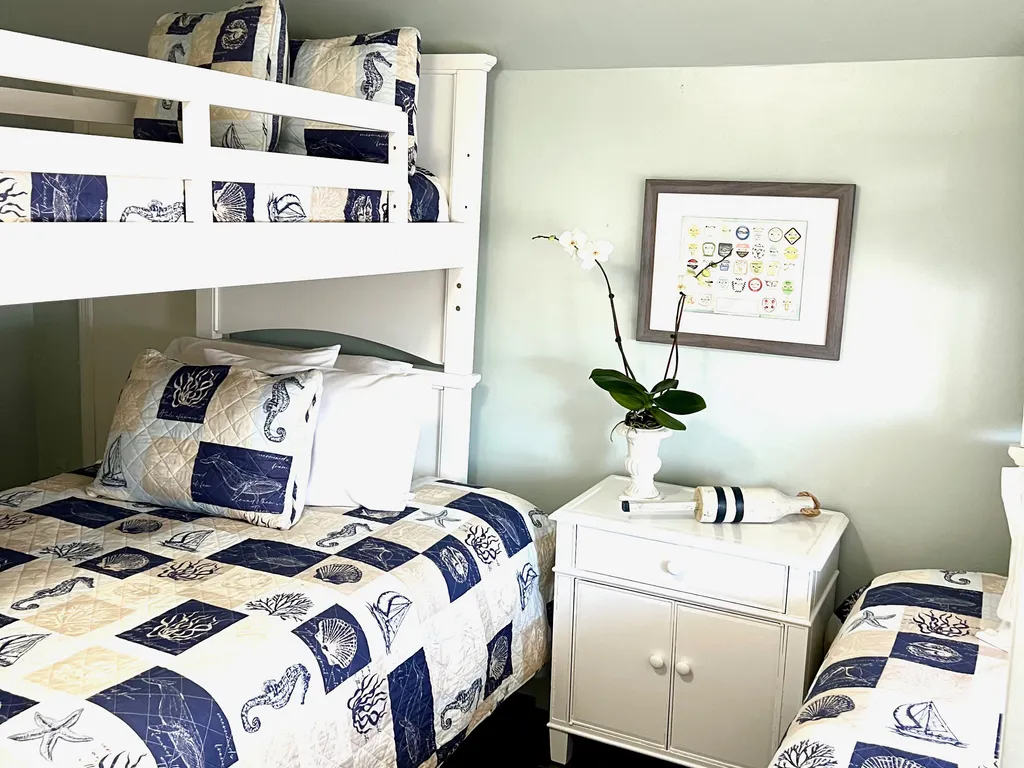 bedroom #2, 2 bunks F/T