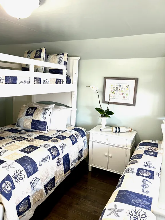 bedroom #2, 2 bunks F/T