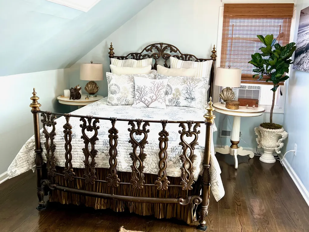 master bedroom queen
