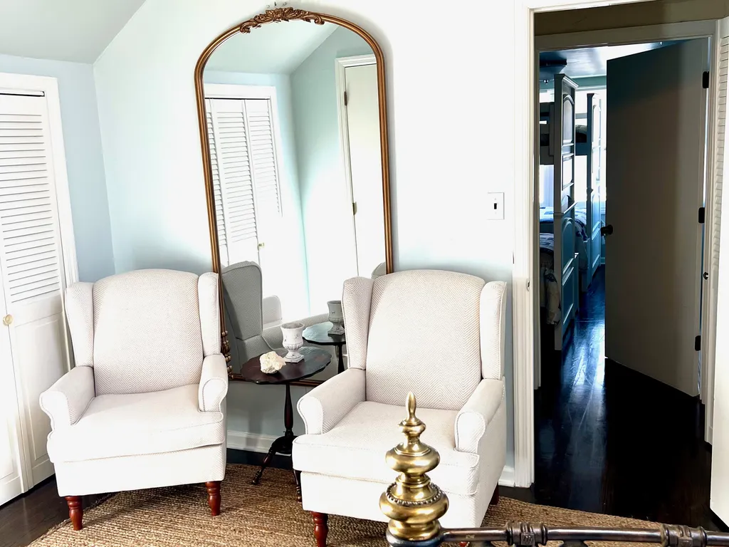 master bedroom queen