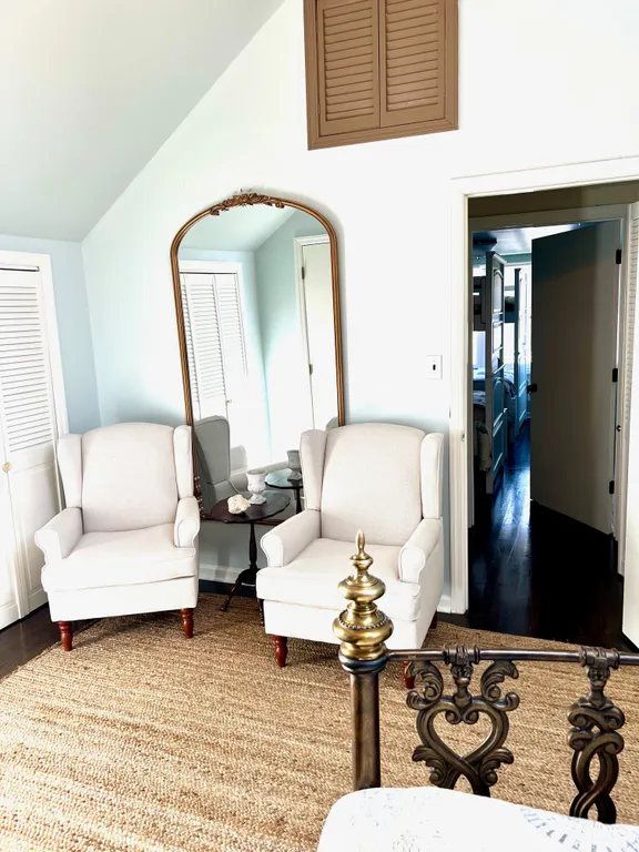 master bedroom queen