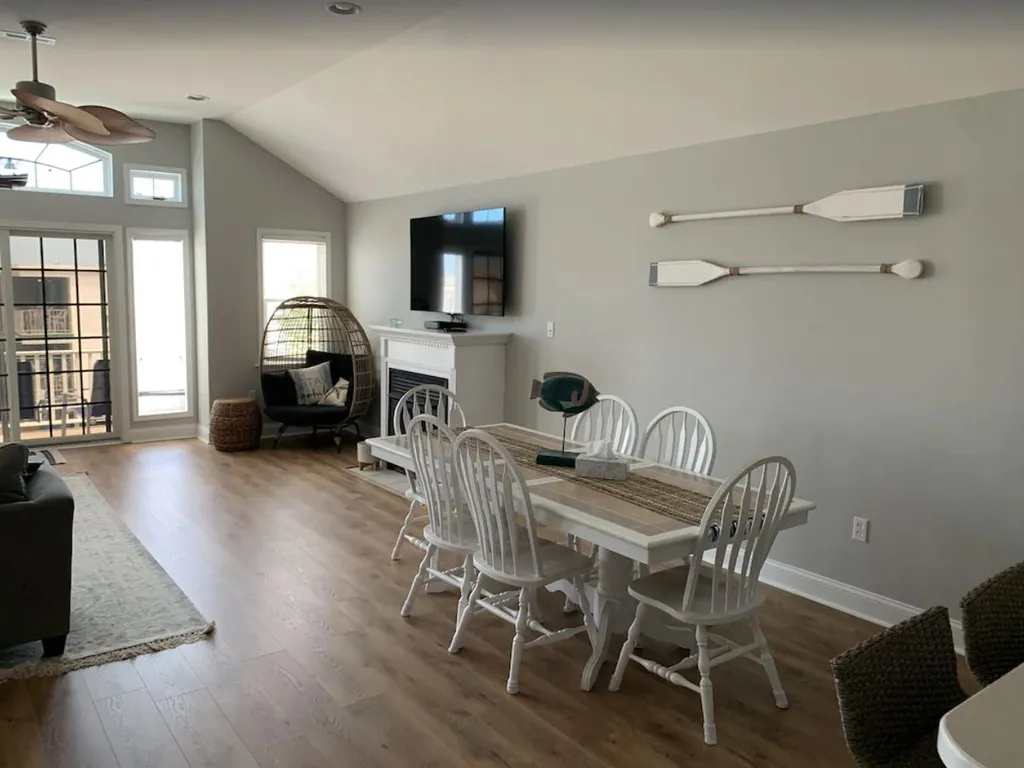 Living Room 4