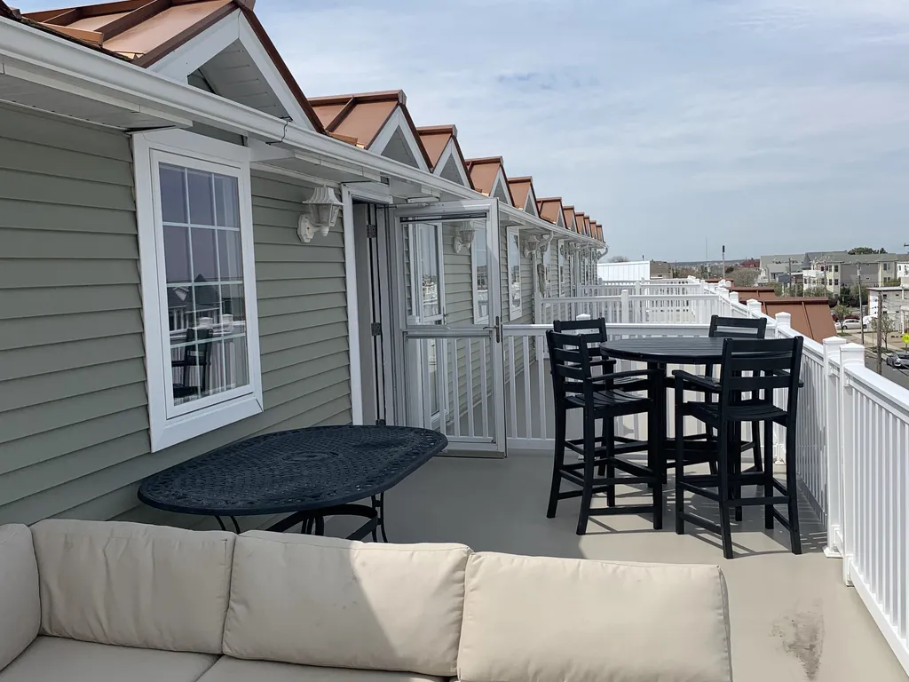 Roof Top/Loft Deck