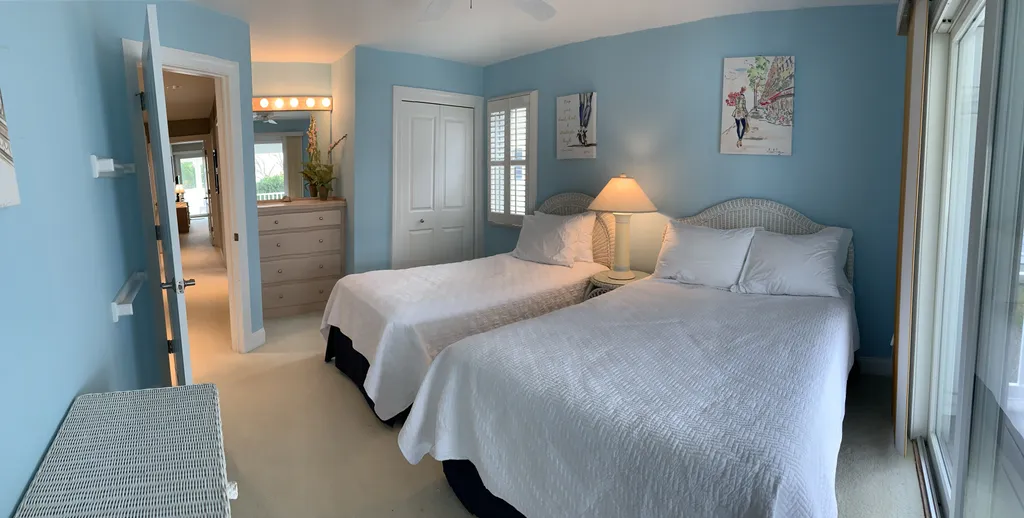 B/R5 full and twin beds