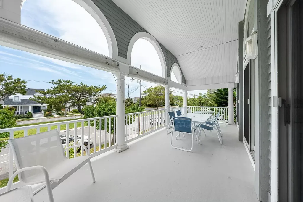 second floor front deck