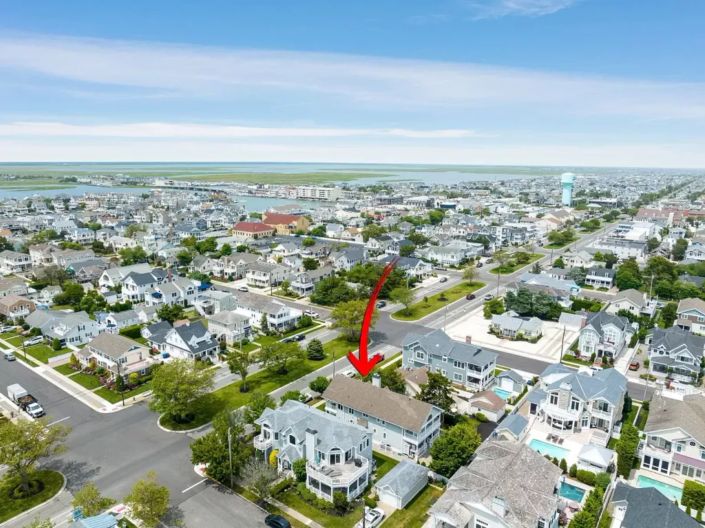 aerial view 3 blocks to town