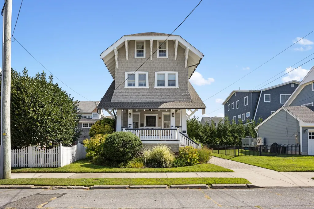 House Exterior - Front