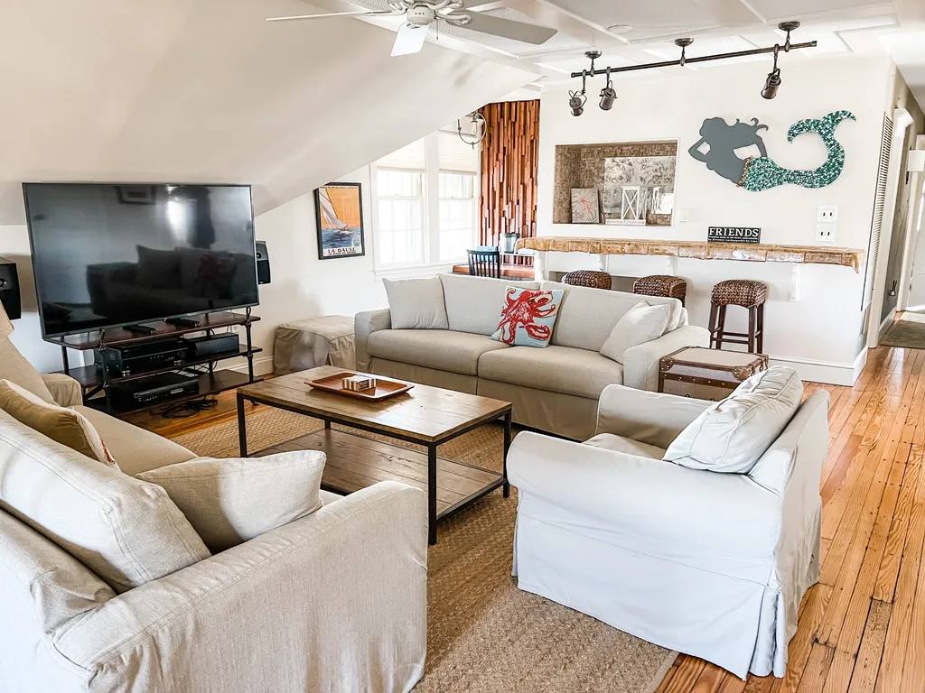 Attic TV Area (Third Floor)
