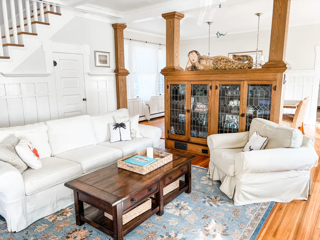 Living Room (Main Floor)