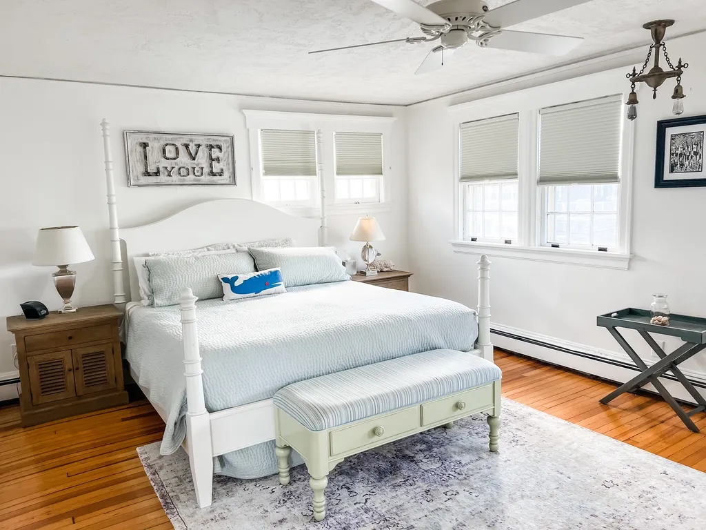 Master Bedroom (2nd Floor)