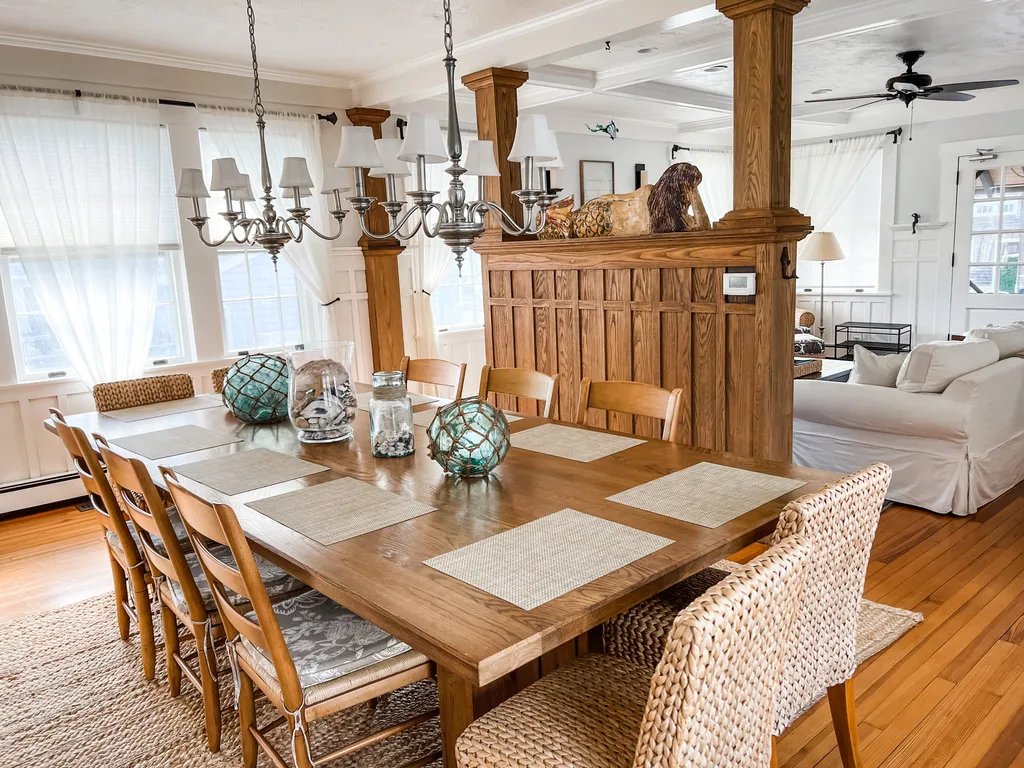 Dining Room (Main Floor)