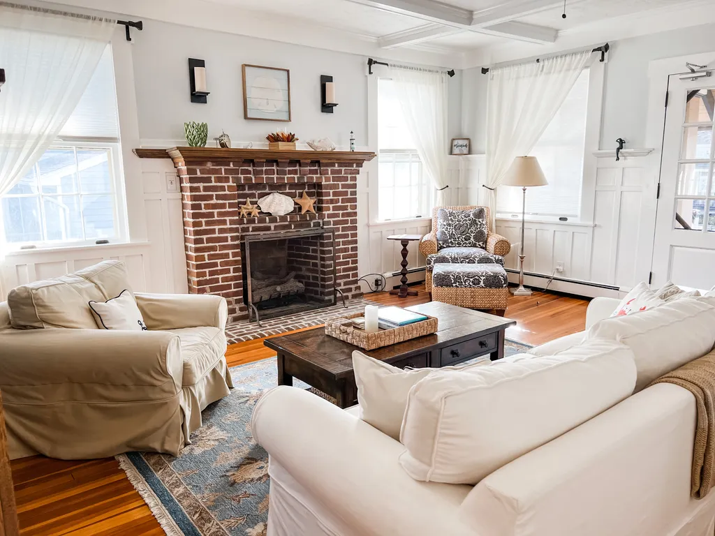 Living Room (Main Floor)