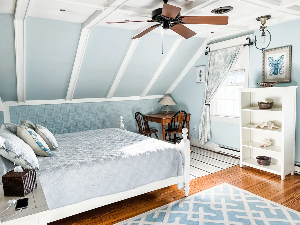 Blue Bedroom (Third Floor)
