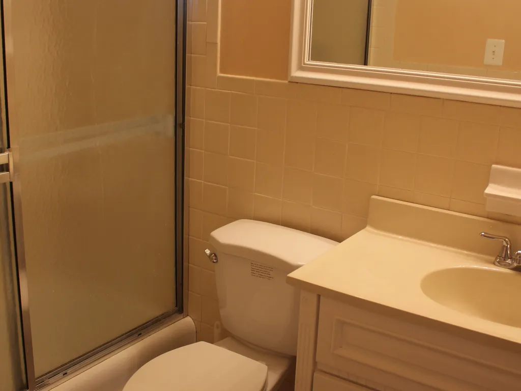 Bedroom #1 Full Bathroom
