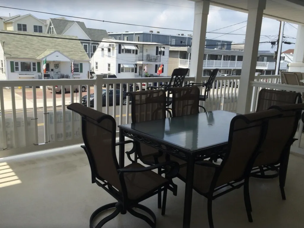 Large deck seating for 8