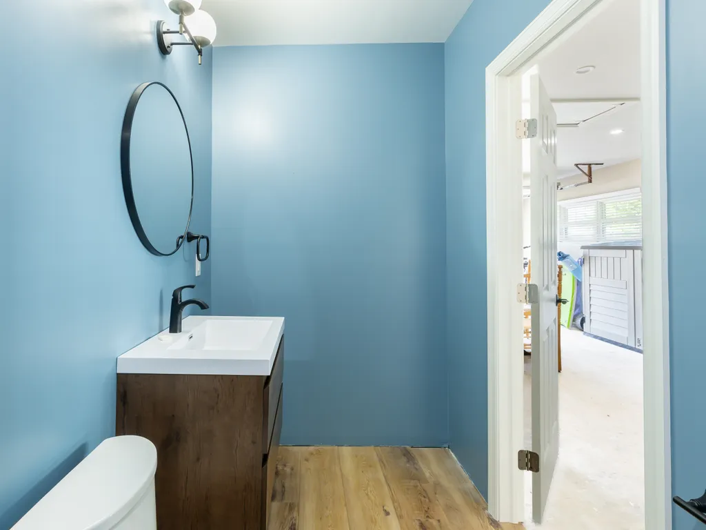 garage powder room 