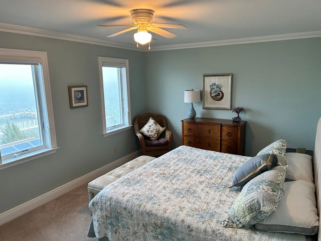 3rd floor King bedroom with bay view