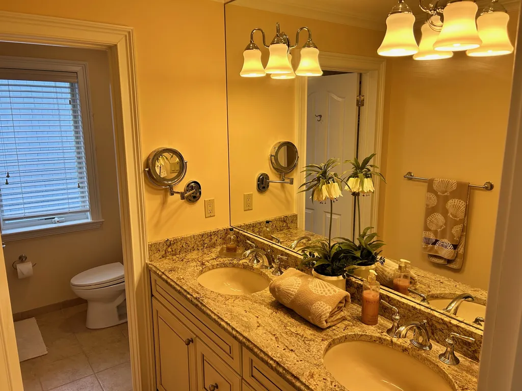 3rd floor bathroom with tub
