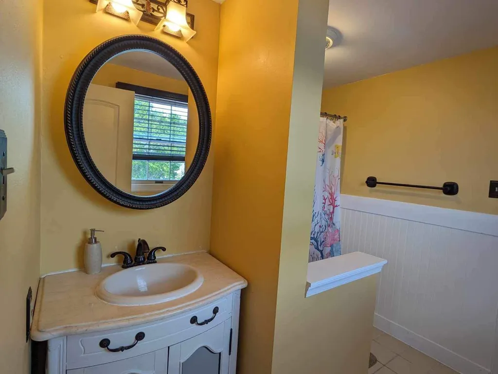 Upstairs Full bath