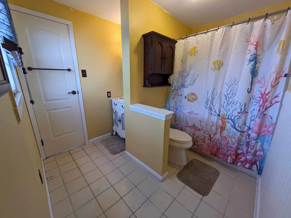 Upstairs Full Bath