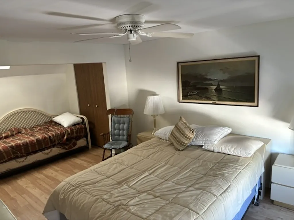 Upstairs Bedroom-Queen/Trundle Bed