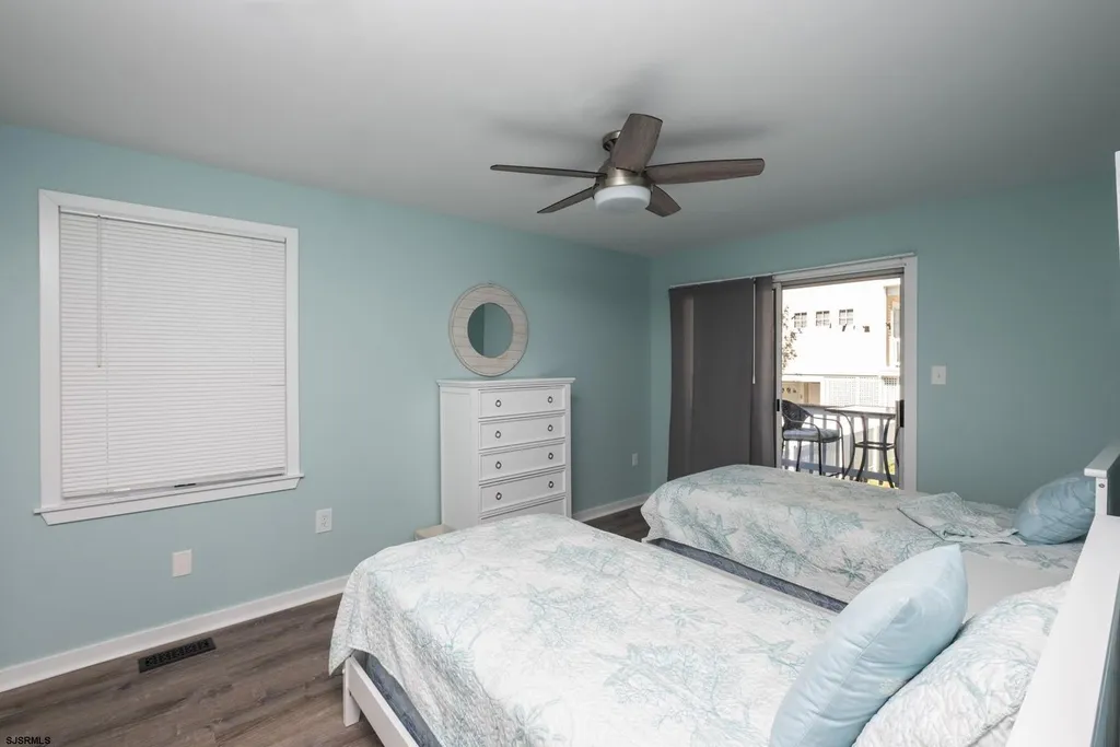 2nd Bedroom with Back Deck