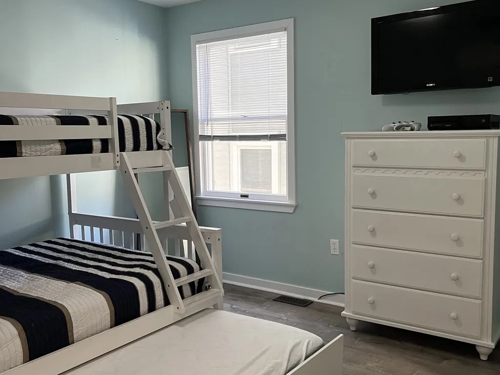 3rd Bedroom Full + 2 Twin