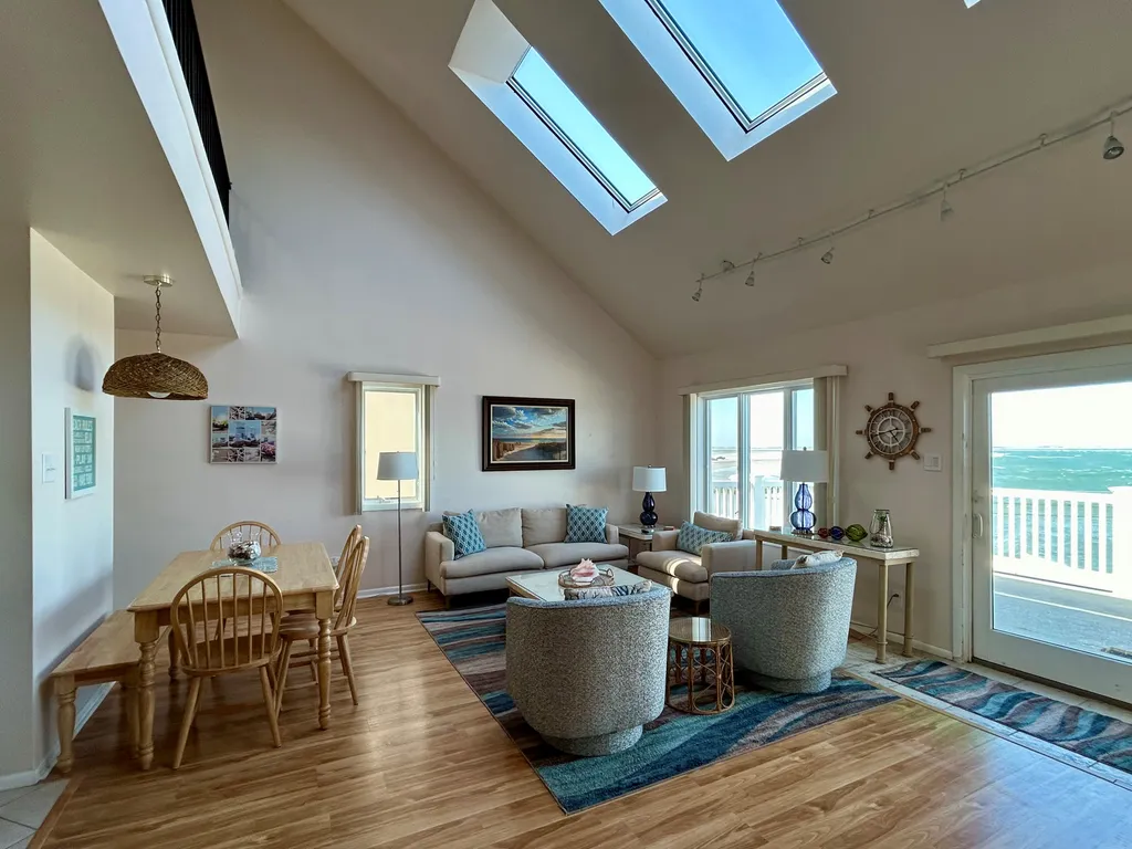 Living and dining area