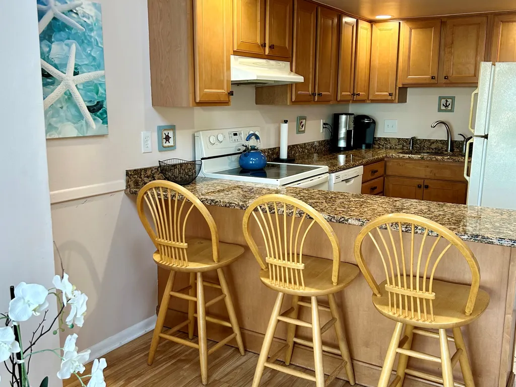 Breakfast bar seats 3