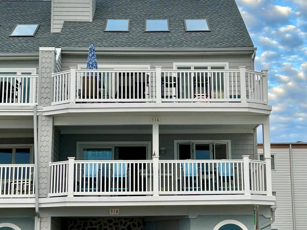 Top floor open deck
