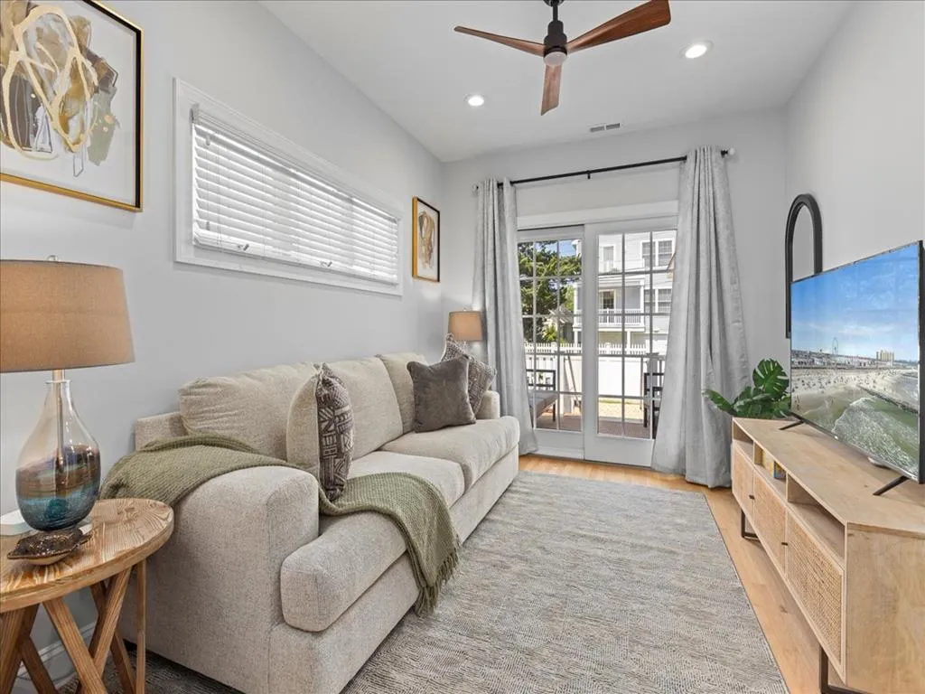 1st floor den with Queen sleeper sofa