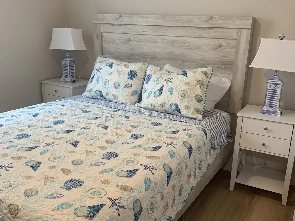 Queen bedroom