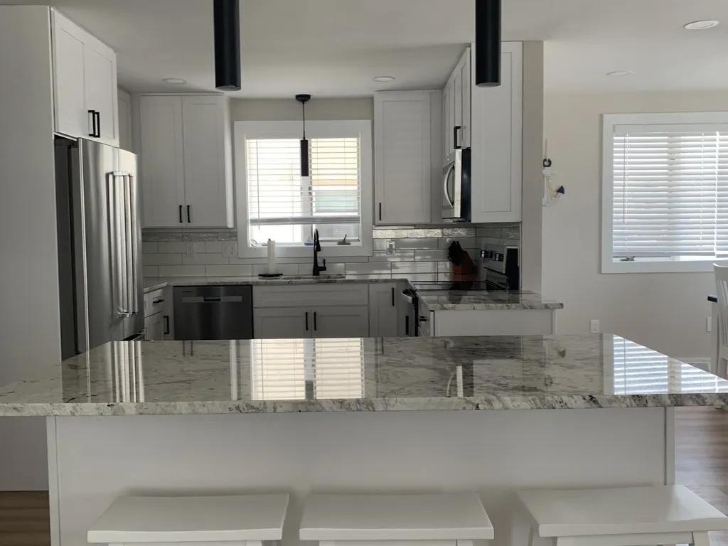 Kitchen Area with Breakfast Bar