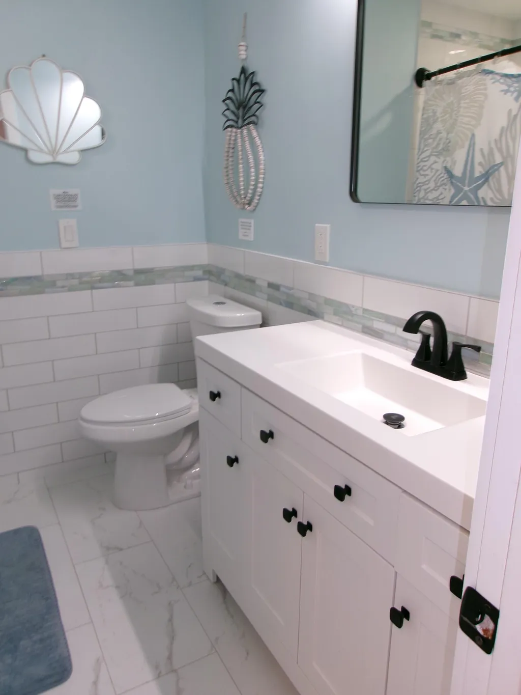 2nd Floor Hall Full Bath