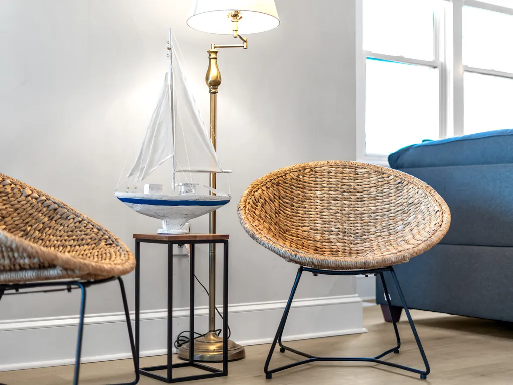 Relax and enjoy this spot together.