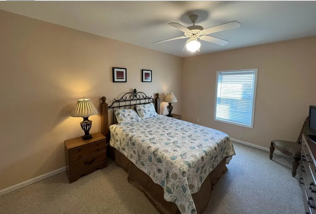 2nd floor bedroom with queen bed