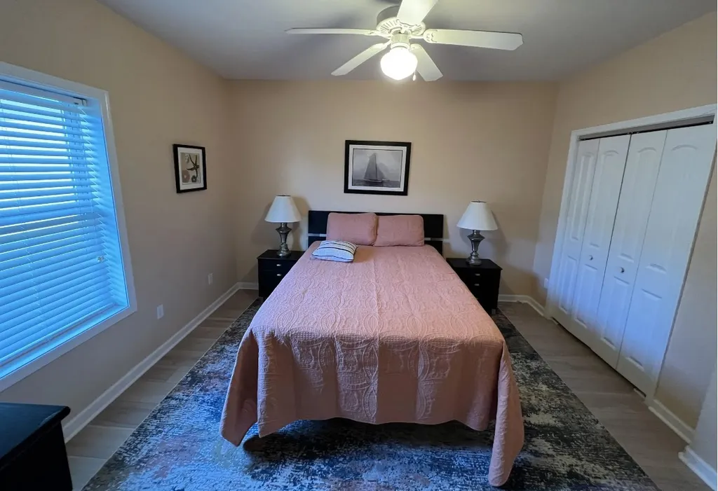 1st floor bedroom with queen bed