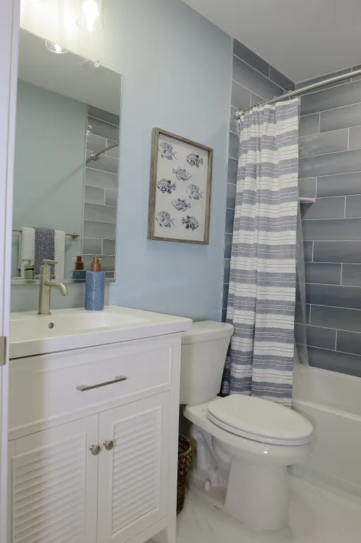 Main bathroom