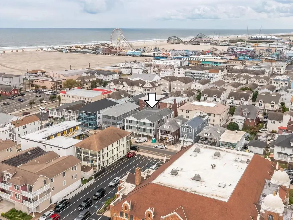 Half block to beach and boardwalk