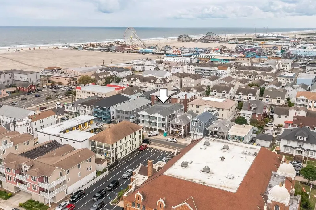 Half block to beach and boardwalk