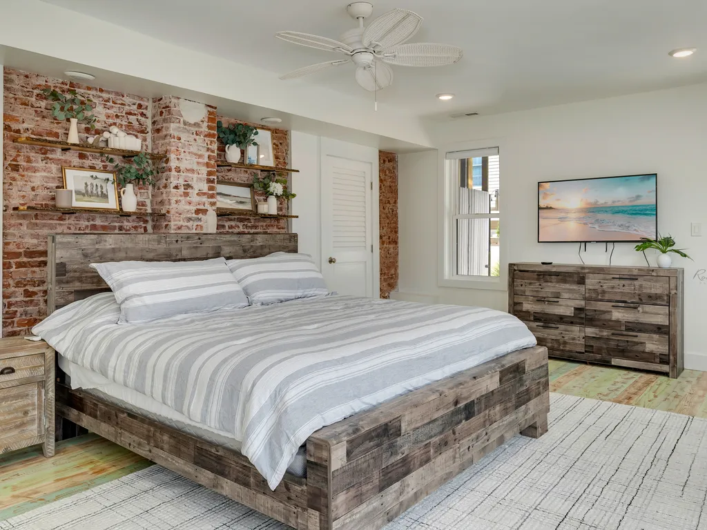 1st Floor Master suite