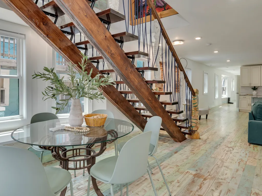 Game/reading table to the left after entry