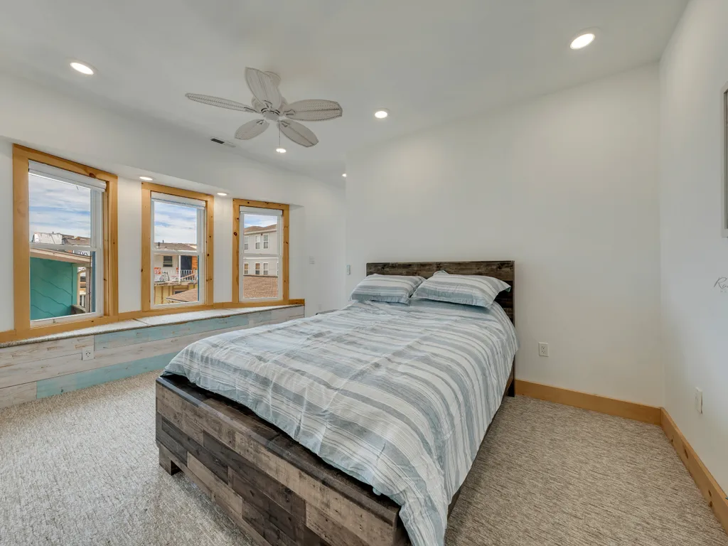 Second queen bedroom with ensuite bathroom