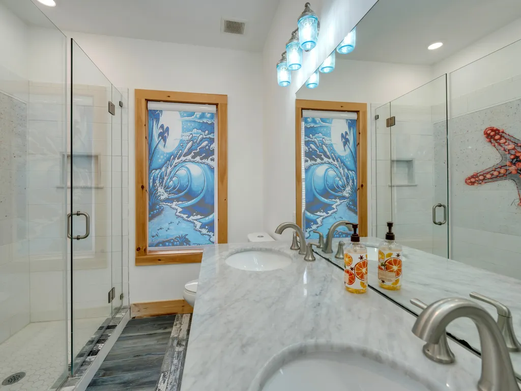 first queen ensuite bathroom on 2nd floor