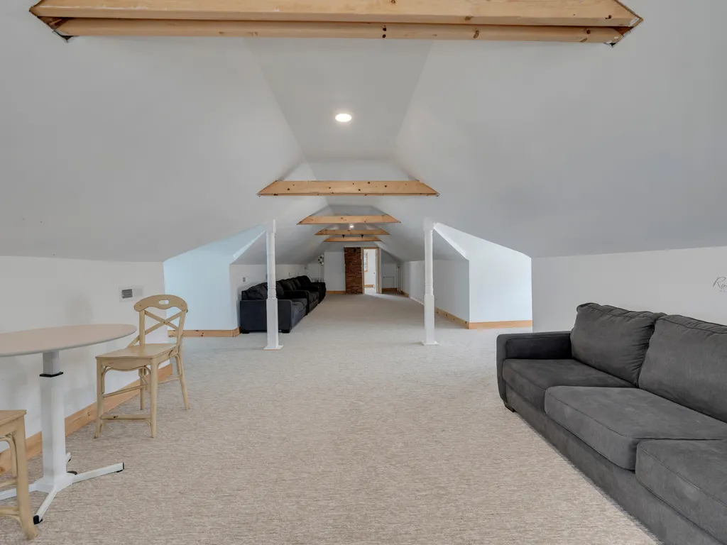 Third floor lounge
