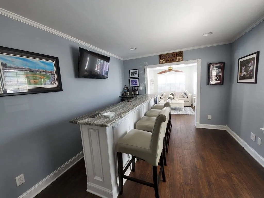 Bar off sunroom and pool 