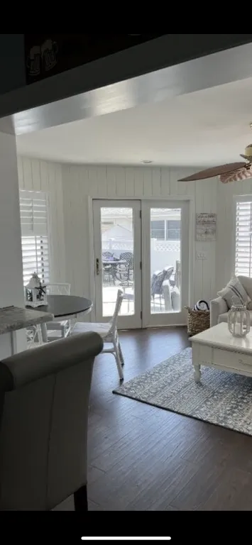 Sunroom to pool 
